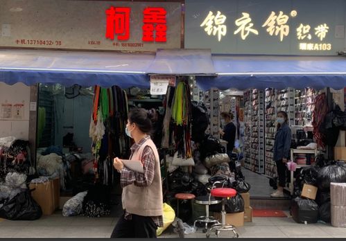 廣東就業(yè)市場新景象 服裝廠老板排隊(duì)等工人挑選，零工月入可達(dá)上萬
